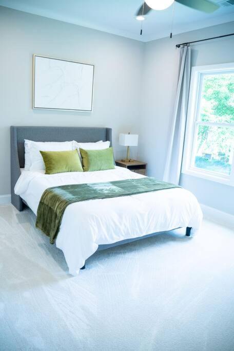 Brand New: Urban Oasis 5 Min From Mercedes Benz Atlanta Exteriör bild